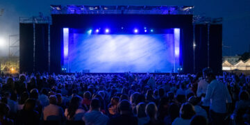 Notre Dame de Paris accende il Parco Villa delle Rose, 13mila le presenze