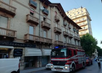 Incendio in un appartamento di via De Crecchio