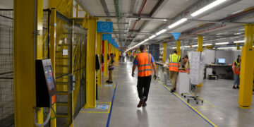 A San Salvo è l’Amazon Day: inaugurato il centro di distribuzione da mille lavoratori