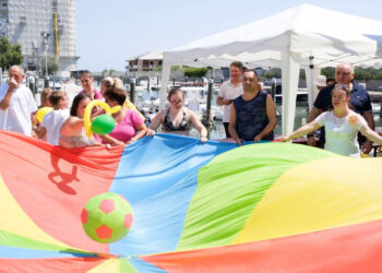 “Uniti nella diversità”: una giornata in barca per i ragazzi dell’Arda