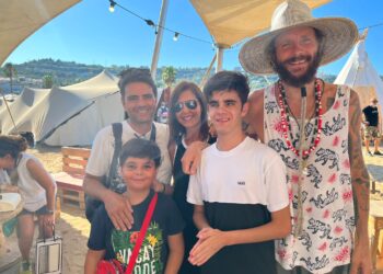 Al JBP si realizza il sogno di Emanuele Santoro: il giovane musicista sul palco con Jovanotti