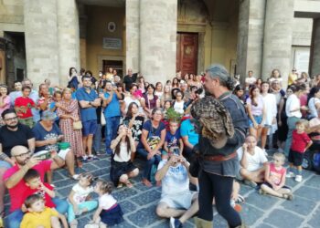 Le evoluzioni dei rapaci  in volo accendono la Settimana Medievale