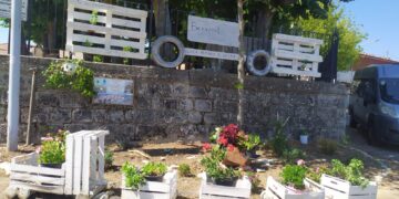 La street art “veste di nuovo” le vie di Guilmi: gli alunni della scuola primaria colorano i vicoli del borgo