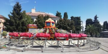 Feste di Settembre, arrivano le prime giostre per bimbi al terminal bus Tua