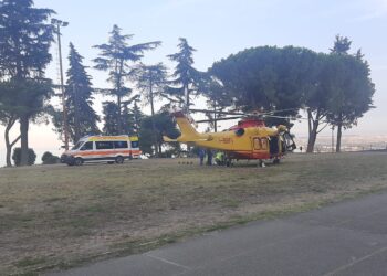 Malore in spiaggia, 63enne soccorso e trasferito in eliambulanza
