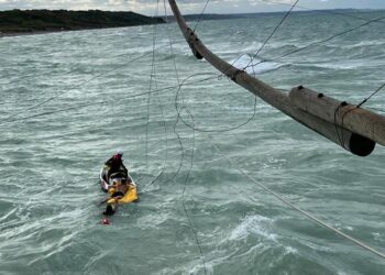 Rischiano di affogare a Punta Aderci: salvati via mare e dal trabocco