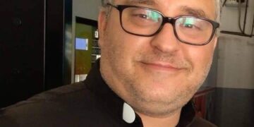 Lentella saluta don Simone Calabria: «Ti auguriamo di lasciare nel cuore di tutti il segno che hai inciso nei nostri»