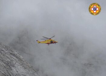 Escursioni in montagna, Soccorso Alpino: «È necessario essere prudenti e non andare mai da soli»