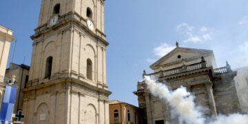 Con lo sparo dei mortaretti si apre la Novena per la Madonna del Ponte