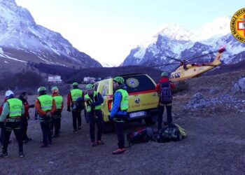 Tre giovani colpiti da un fulmine sul Gran Sasso durante un’escursione: uno è grave