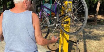 Sulla pista ciclabile a San Salvo due colonnine per la riparazione delle bici