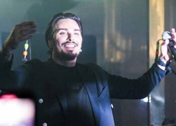 San Salvo, fa discutere l’esibizione del cantante neomelodico Tony Colombo