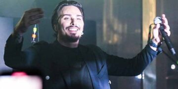 San Salvo, fa discutere l’esibizione del cantante neomelodico Tony Colombo