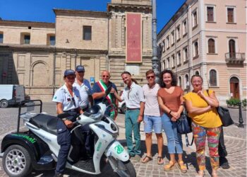 Casalbordino sperimenta il “Duck”: il ciclomotore elettrico per un mese alla polizia locale