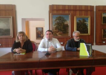 Al d’Avalos le “Forme di Luce” del Premio Vasto: «I giovani credano nell’arte e nel futuro»