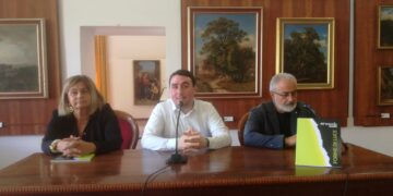 Al d’Avalos le “Forme di Luce” del Premio Vasto: «I giovani credano nell’arte e nel futuro»