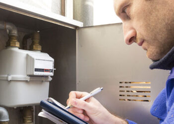 Caro bollette, «Occorre difendersi con interventi di efficienza energetica e comportamenti responsabili»