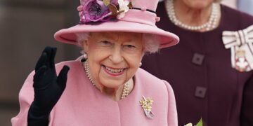 È morta la regina Elisabetta. «La ricordiamo per la sua vicinanza dopo il terremoto del Centro Italia nel 2016»