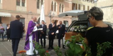 L’ultimo saluto a Nicola Buongarzone: «Donava la sua vita agli altri»