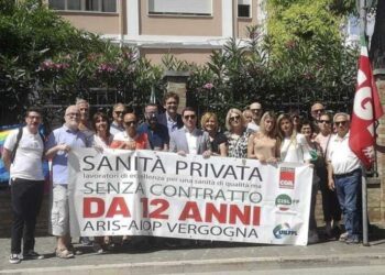 Lavoratori della sanità privata: «Promesse non mantenute. Chiediamo il rinnovo dei contratti»