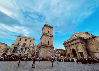 Bagno di folla per il Mastrogiurato