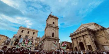 Bagno di folla per il Mastrogiurato