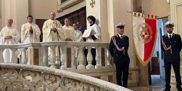 L’arcivescovo Forte celebra la messa di San Michele: «Vi auguro la capacità di comunicare e aprirvi agli altri»
