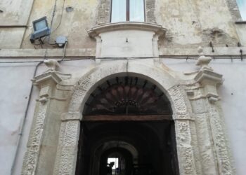 Concluso il restauro dell’antico portale di Palazzo Vergilj a Lancianovecchia