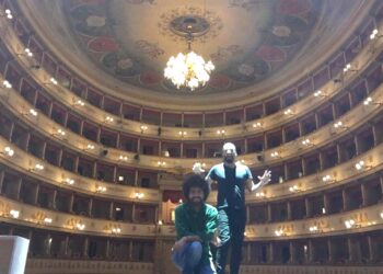 Il tenore vastese Domenico Travaglini nell’omaggio a Pavarotti al Teatro di Modena