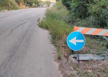 Le strade disastrate e dimenticate di Gissi: «La Provincia come ha individuato le priorità?»
