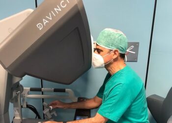 Tumori del colon: riparte la chirurgia robotica grazie al nuovo “Da Vinci XI”