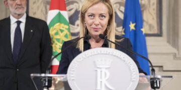 Nasce il nuovo governo: Giorgia Meloni accetta l’incarico e annuncia i ministri