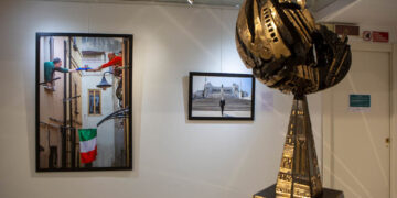 Atlas of Humanity, in mostra a Milano la foto “Risvegli all’italiana” di Costanzo D’Angelo