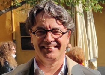 Vino in anfora, in Lombardia il vastese Nicola Scè coltiva la tradizione millenaria