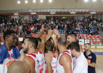 Esordio vincente per la Vasto Basket: i biancorossi battono Roseto 67-53