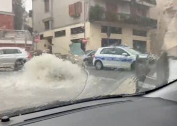 Nubifragio sulla costa, fiumi di fango sulle strade di Vasto Marina e San Salvo