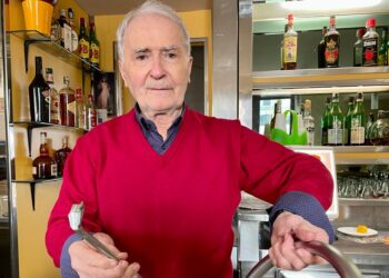 Secondo furto in tre giorni al bar della stazione: «Servono più controlli»