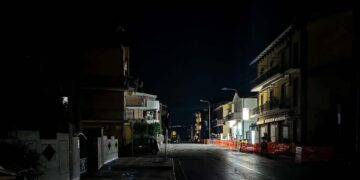 Lampioni che si accendono più tardi e si spengono prima, così San Salvo cerca di risparmiare