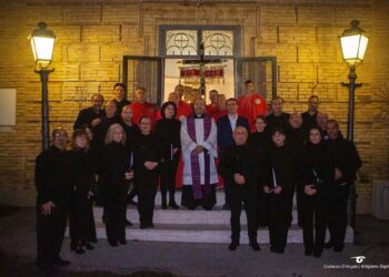 Canti e preghiere nella celebrazione in suffragio al cimitero di Vasto