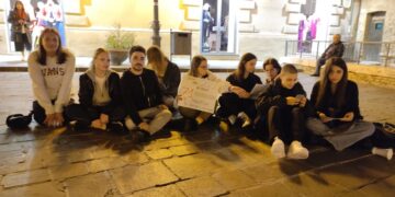 Mese della lotta alla violenza di genere, il collettivo “Patate Bollenti” scende in piazza