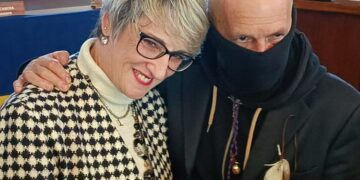 Cinzia Corti incontra il capitano Ultimo: sassi artistici donati all’ufficiale che arrestò Riina