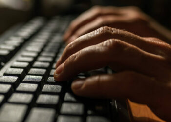 Cyber stalking, per la polizia postale «una denuncia non è mai esagerata»