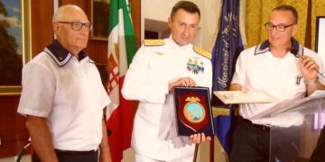 Il contrammiraglio Di Renzo da La Spezia a Livorno: sarà al comando dell’Accademia Navale