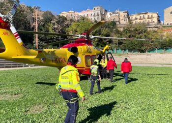 Colpito da malore mentre fa jogging, vani i soccorsi con l’elicottero