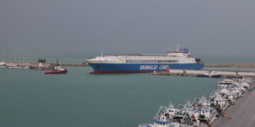 Ingresso da record a Punta Penna: Eurocargo Salerno, nave da 195 metri, caricherà furgoni Sevel