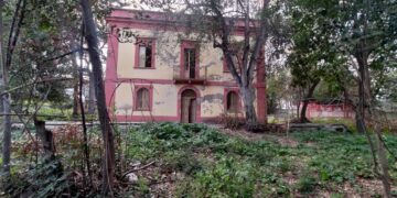 «Inagibile l’ex Scuola civica, la aggiusteremo coi ribassi dell’appalto per il parcheggio»