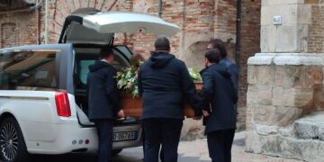 «Ciao dottore, uno di noi: la tua vita è stata un dono»