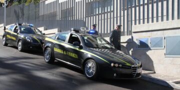 Violazioni uso del contante e 50mila euro di trasferimenti illeciti: denunciato imprenditore