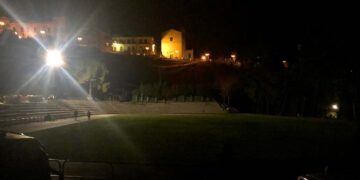 «Un solo faro per tutta la pista. Al parco Muro delle Lame si corre al buio e non è sicuro»