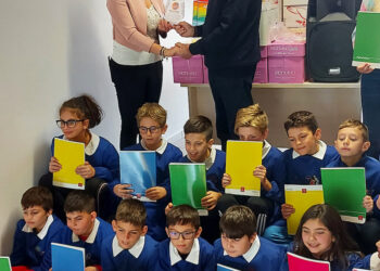 Progetto Raf, raccolte e riciclate 64mila bottiglie di plastica: premio alle scuole vincitrici